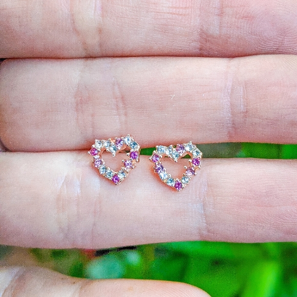 Tiny Gold Heart Earrings - Picture 5 of 7